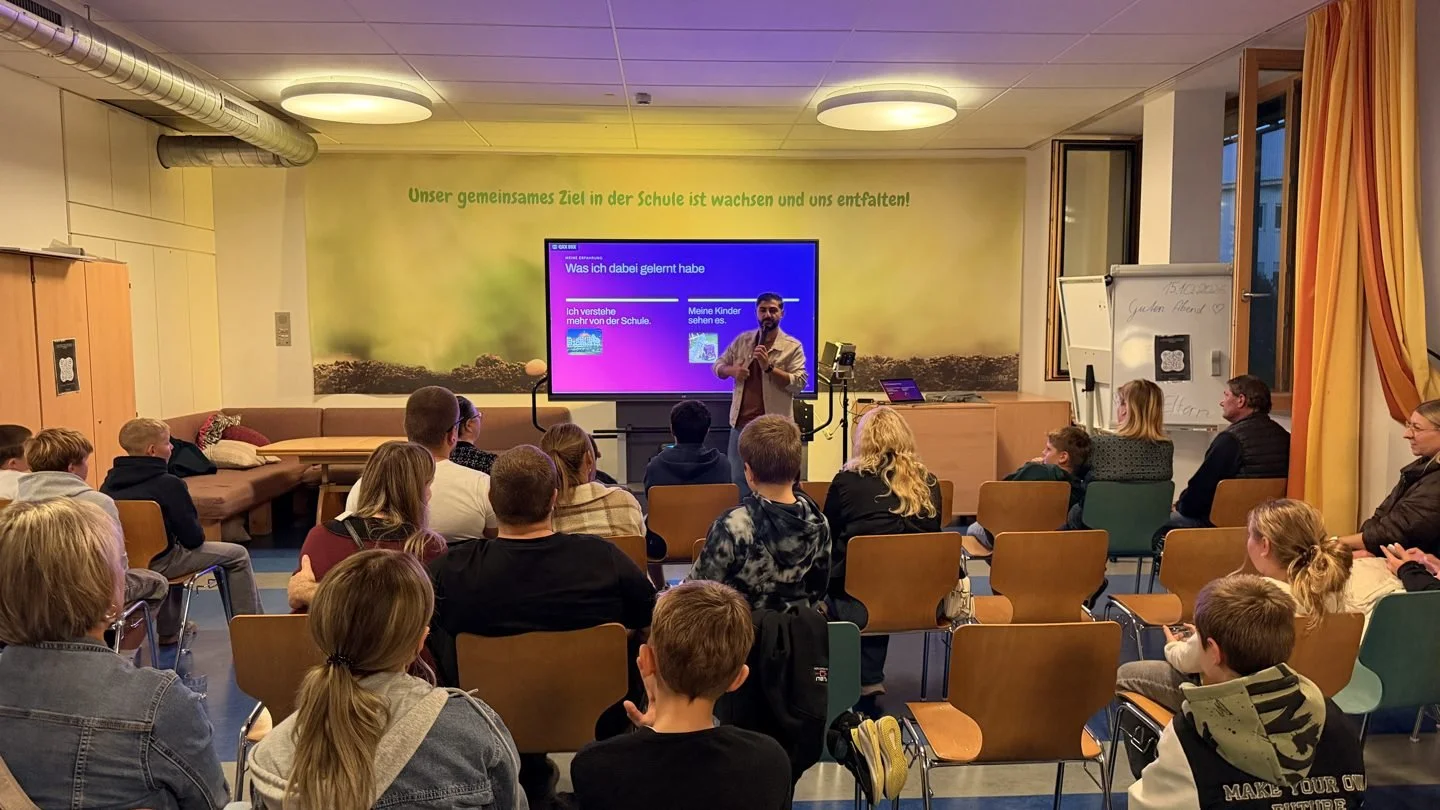 Elternabend mit Kahoot auf der Leinwand