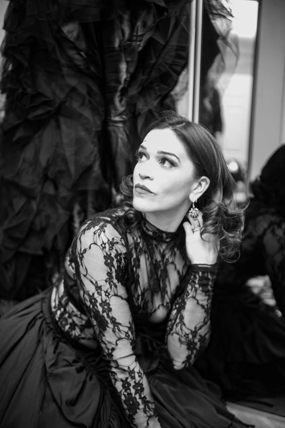 Liz in black lace, black and white portrait