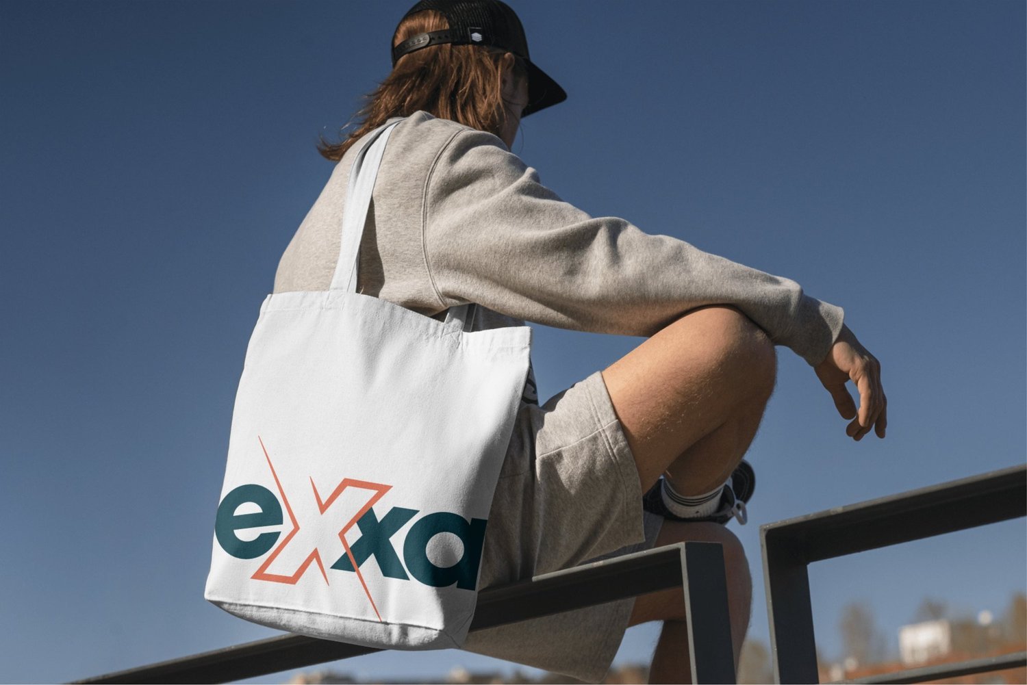 Tote bag con el branding de Exxa