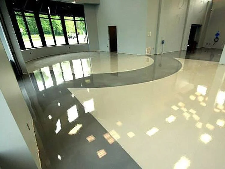 Glossy self-leveling epoxy floor in a commercial space