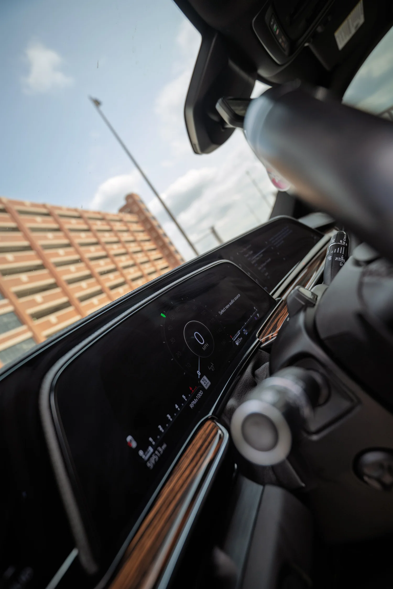 Cadillac Escalade Platinum rental — photo 5