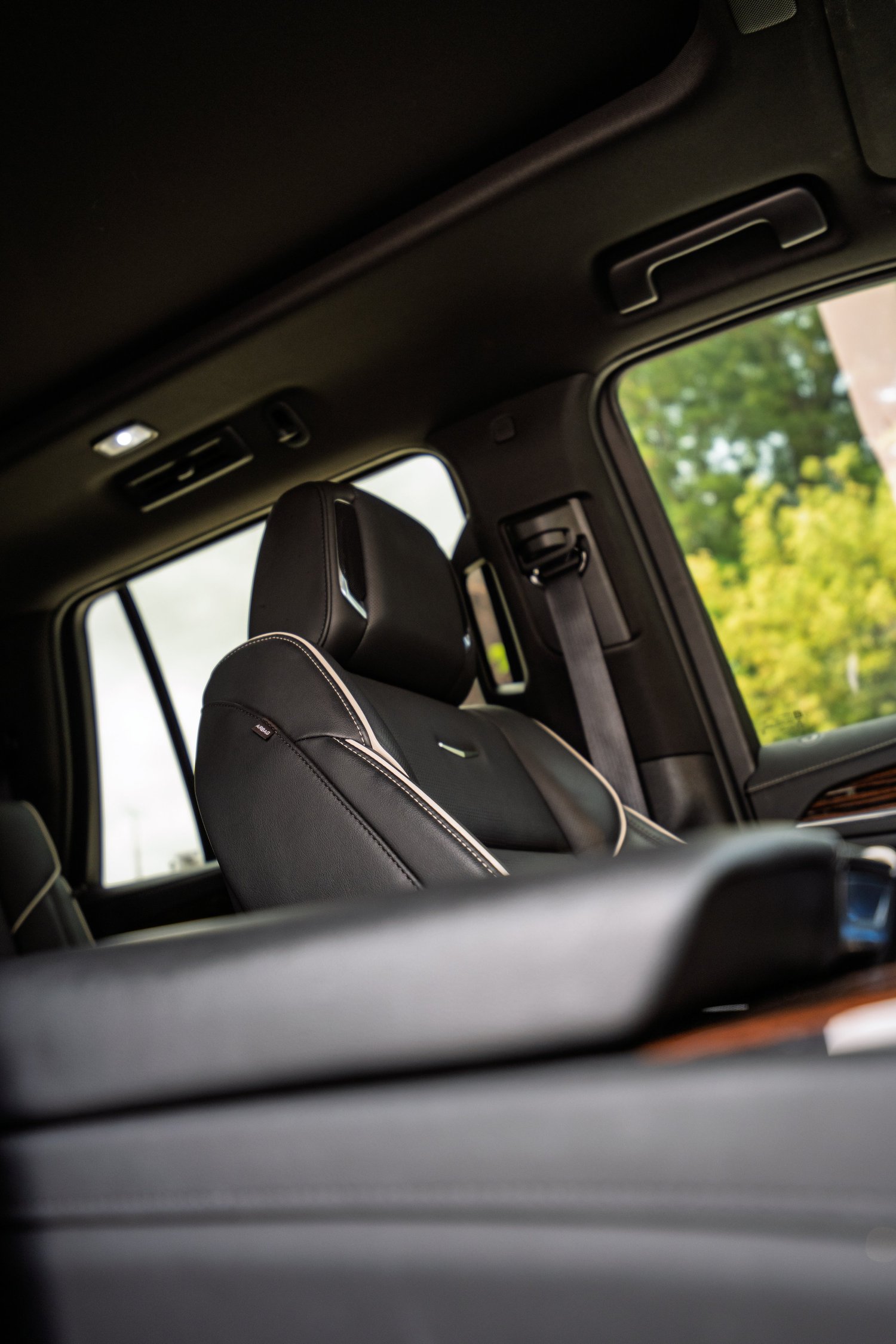 Cadillac Escalade Platinum rental — photo 7
