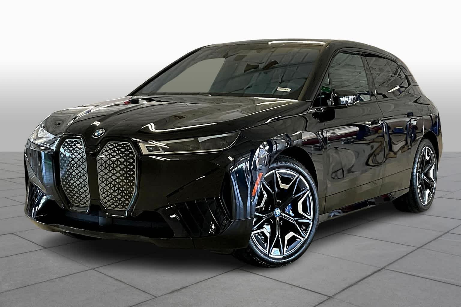 Luxury Sedans (BMW IX)