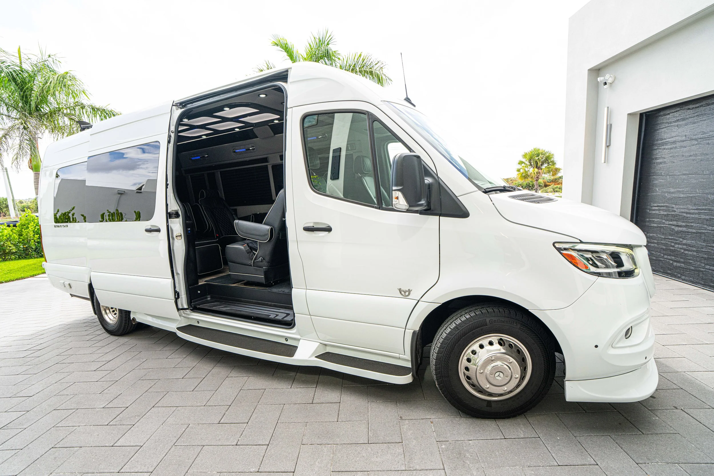Luxy private transportation