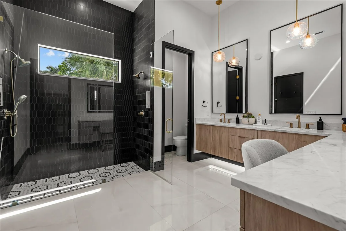 Salt Haus bathroom