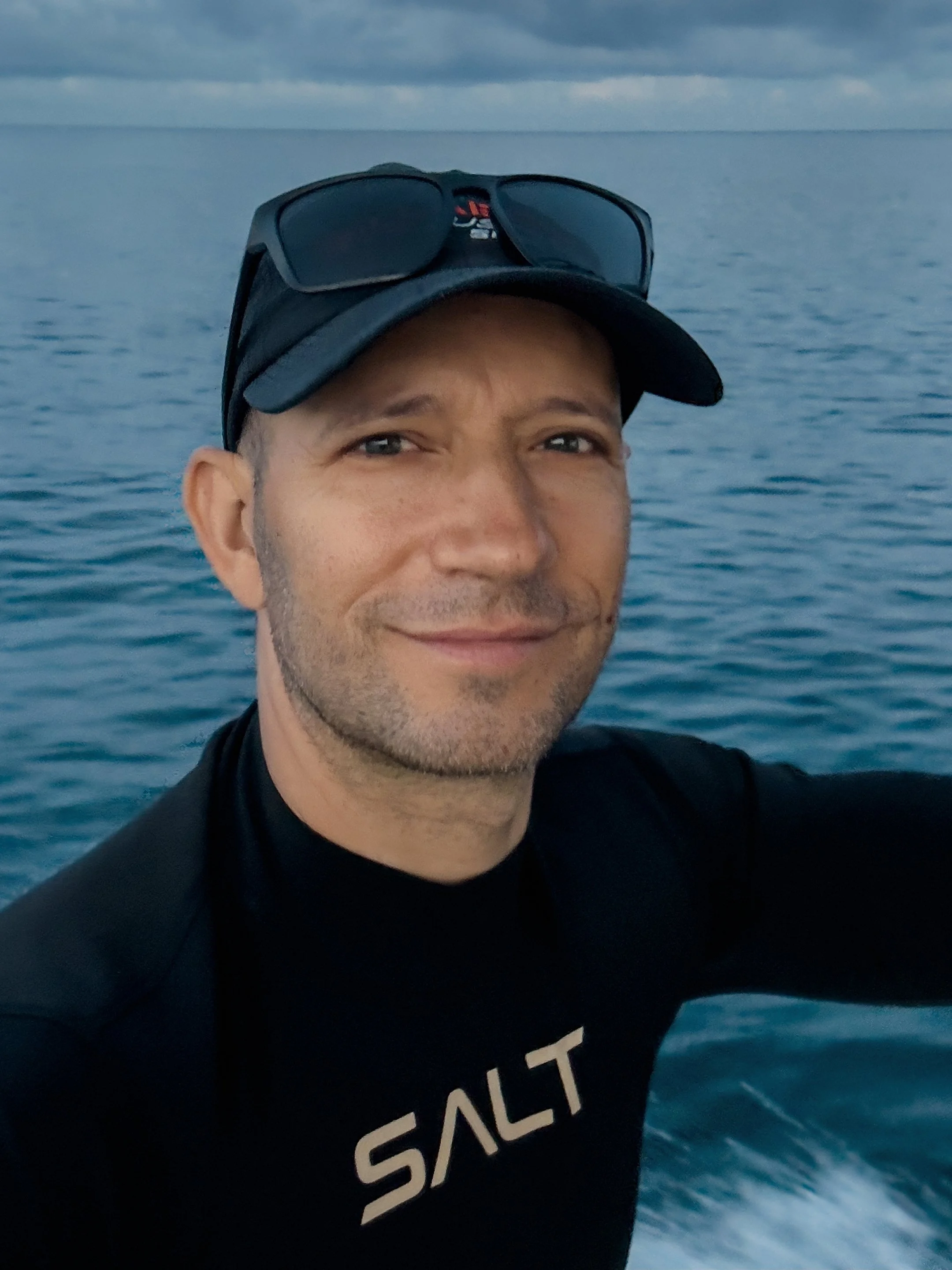 Szabi underwater