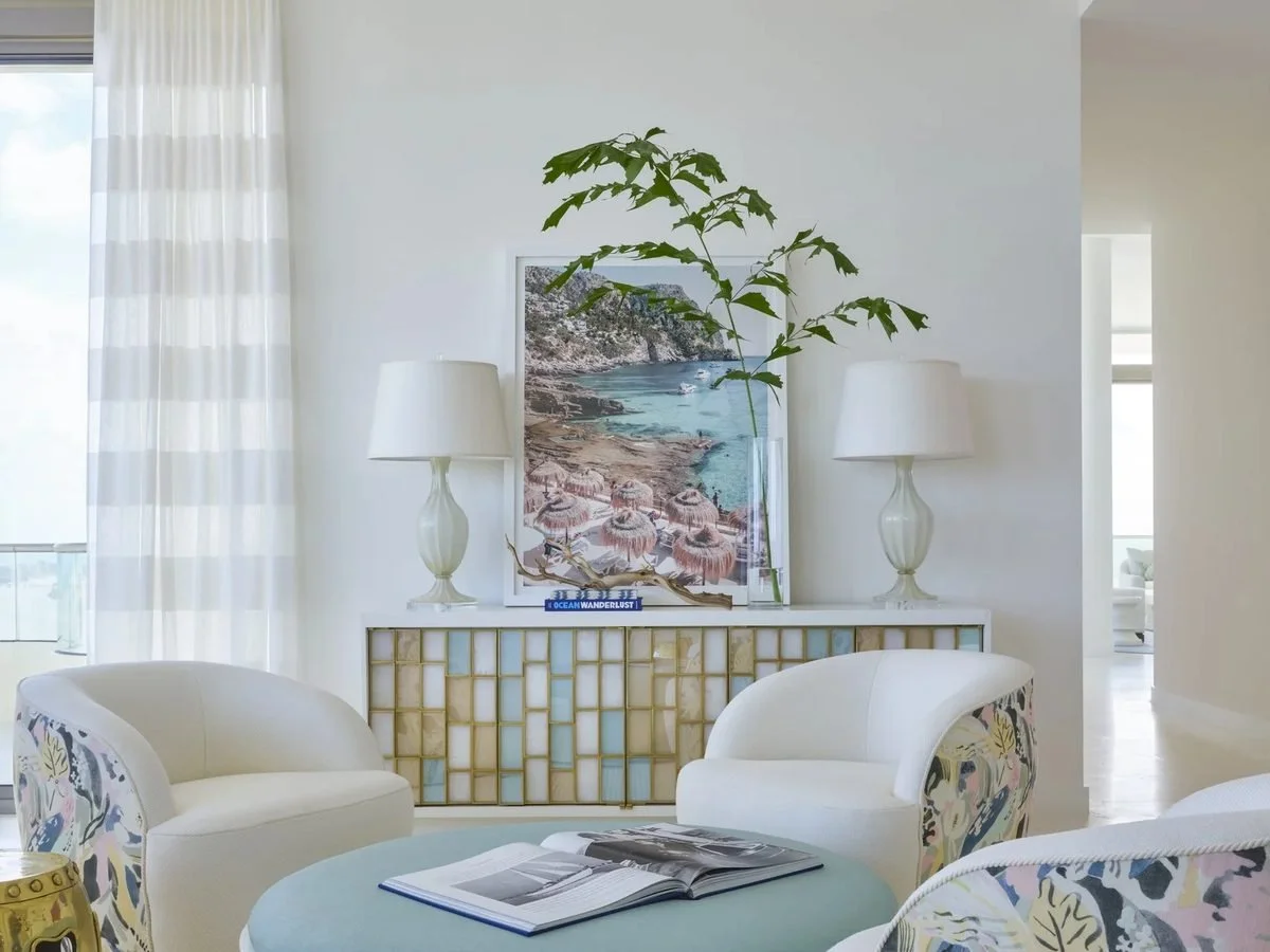 Pied-à-terre, West Palm Beach, by Ellen Kavanaugh Interiors