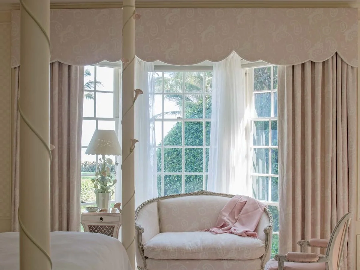 Tropical Traditional, Jupiter Island, by Leta Austin Foster & Daughters