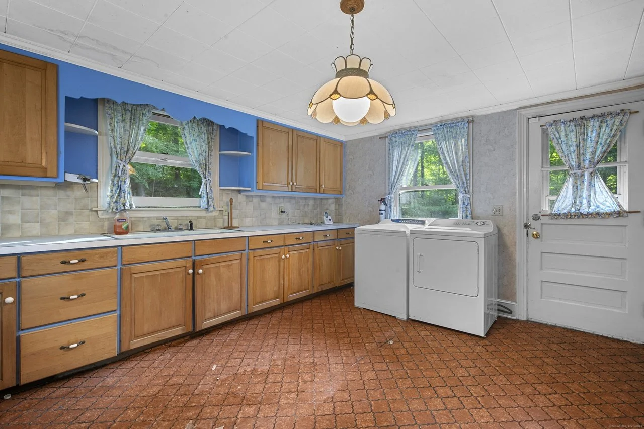 Project 2 kitchen before renovation