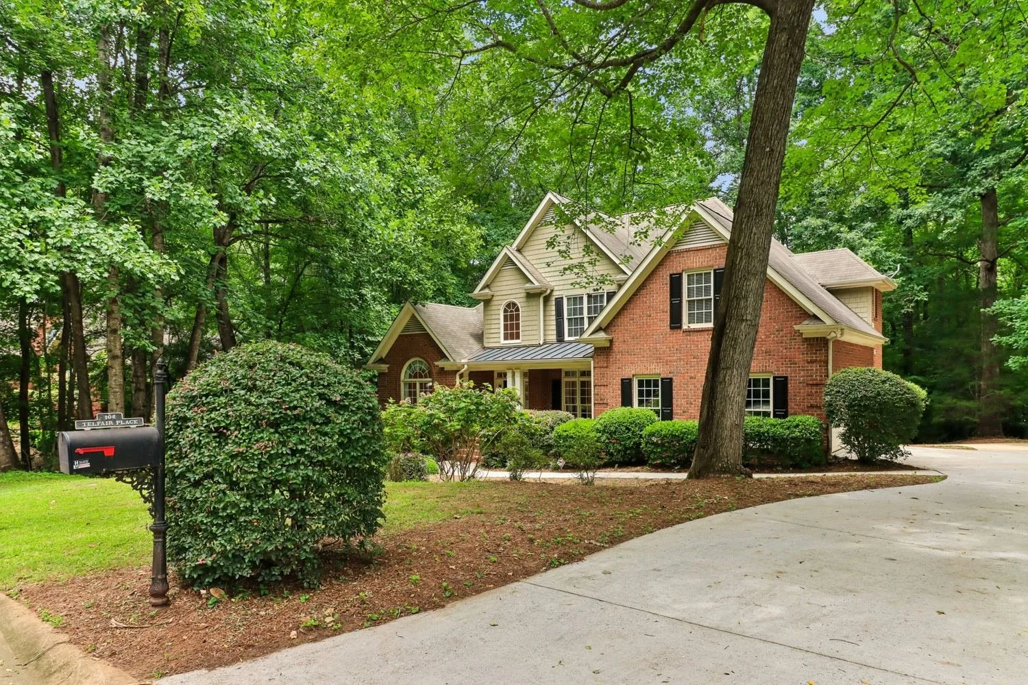 A private, wooded lot in west Athens