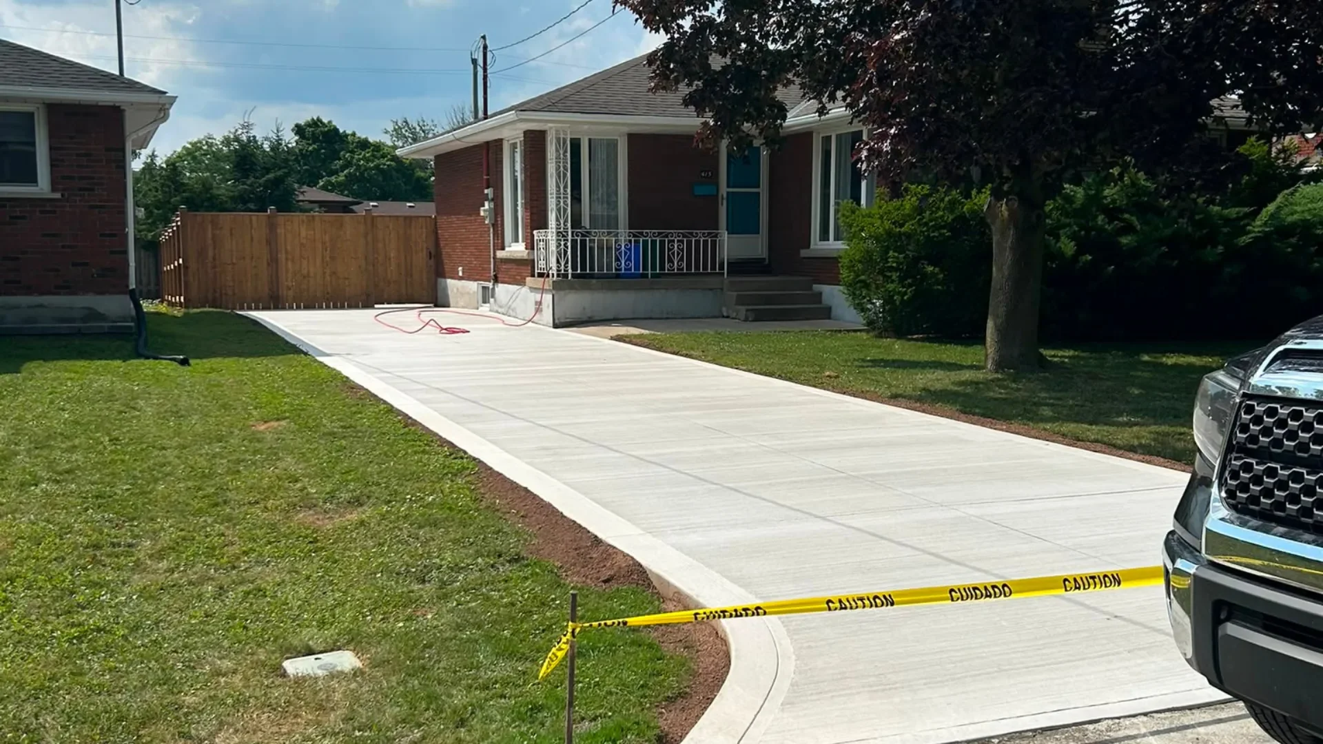 Murray Street Grimsby concrete driveway — photo 3