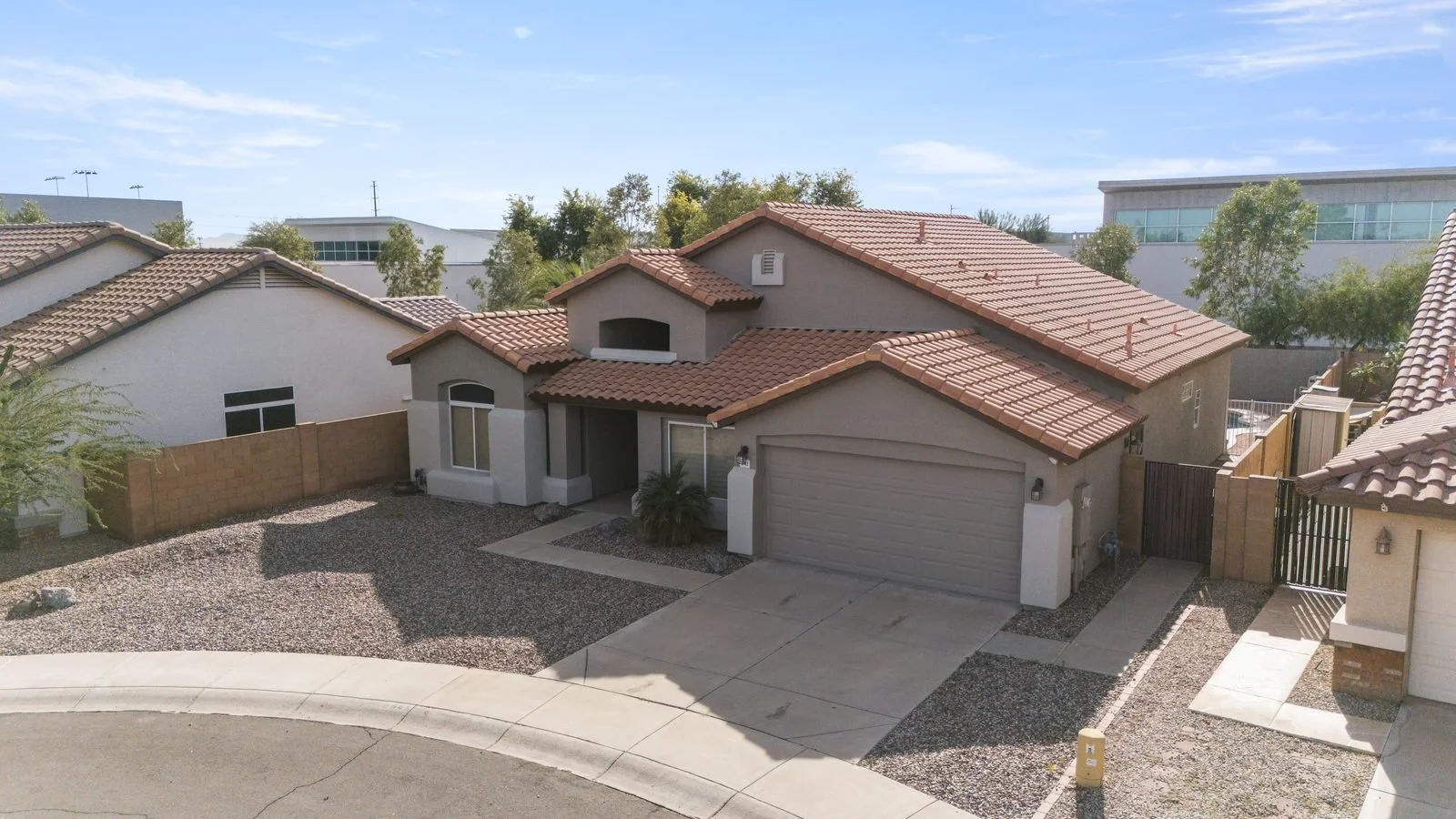 Aerial drone photo of a Mesa home on a cul-de-sac lot
