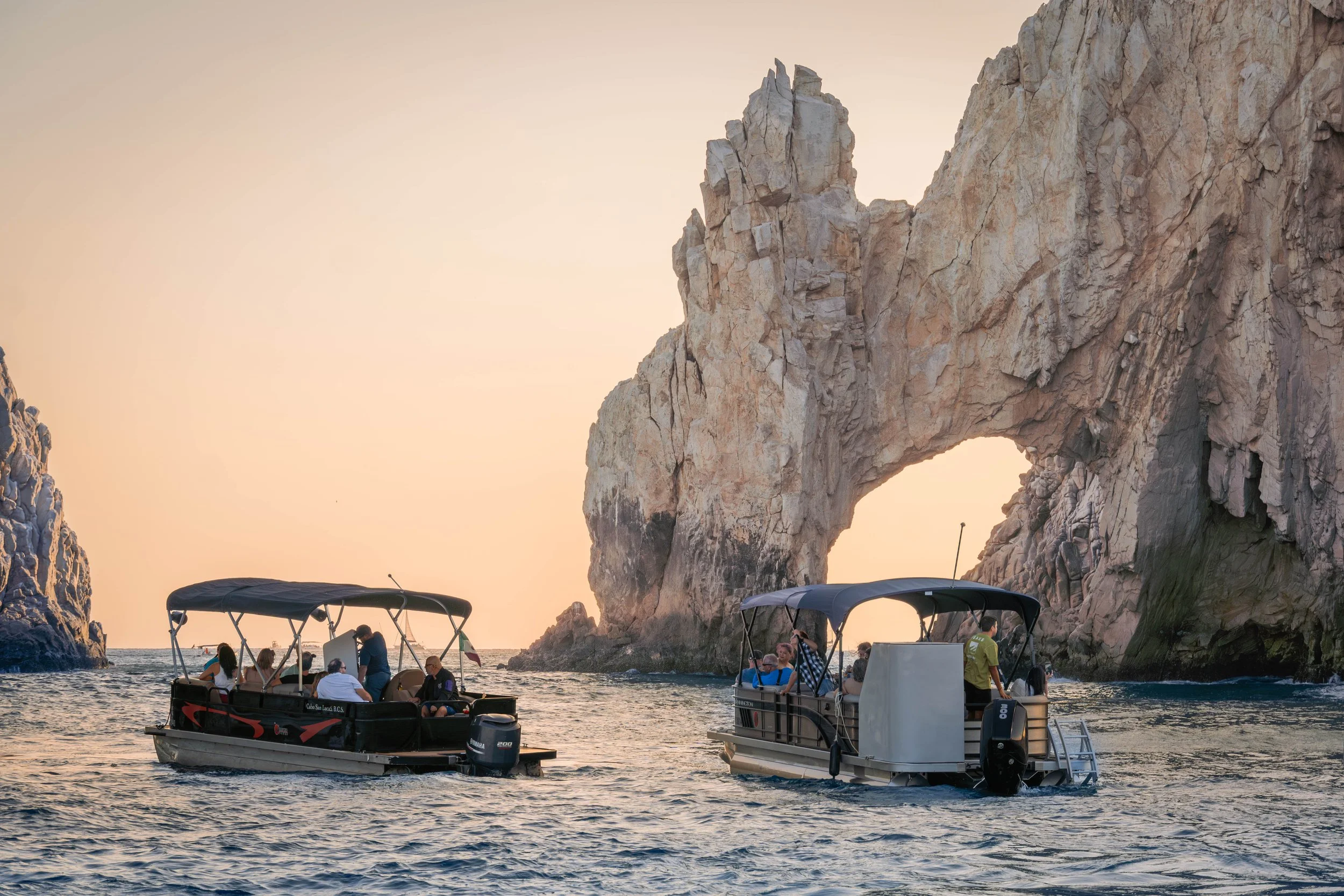 1 Hour Luxury Pontoon Rental