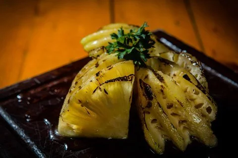 HONEY-GRILLED PINEAPPLE