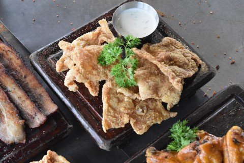 MEMPHIS CHICKEN SKINS