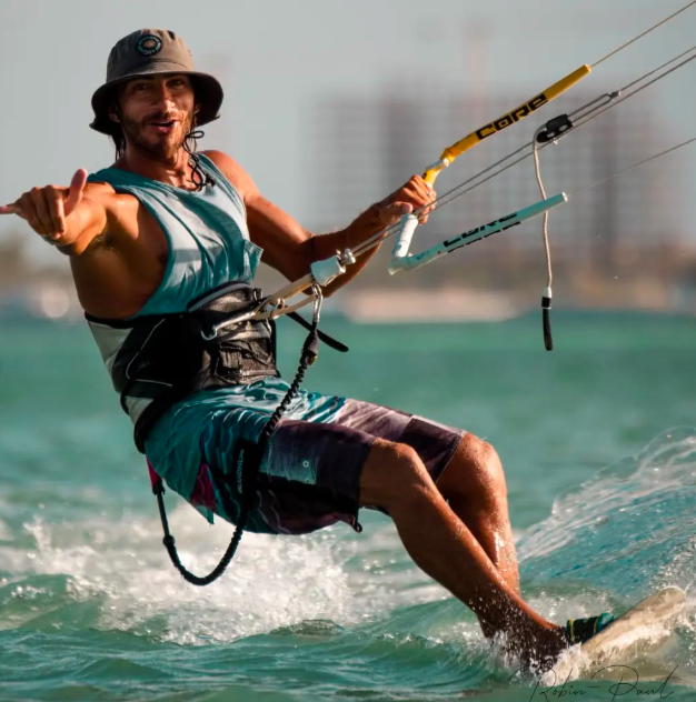 Federico teaching a private kitesurf lesson at Óbidos Lagoon