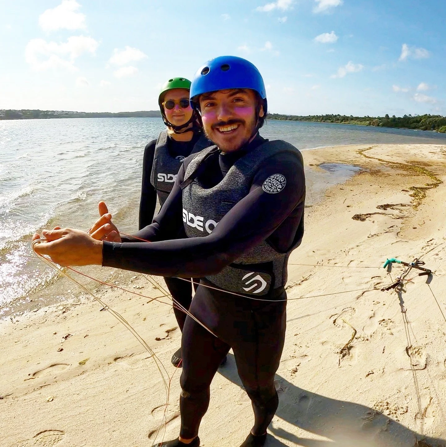 Happy kitesurf students at Óbidos Lagoon