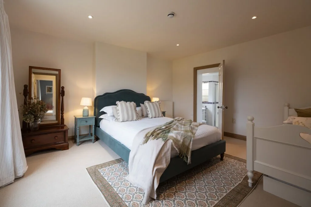 Farmhouse King and Single Ensuite