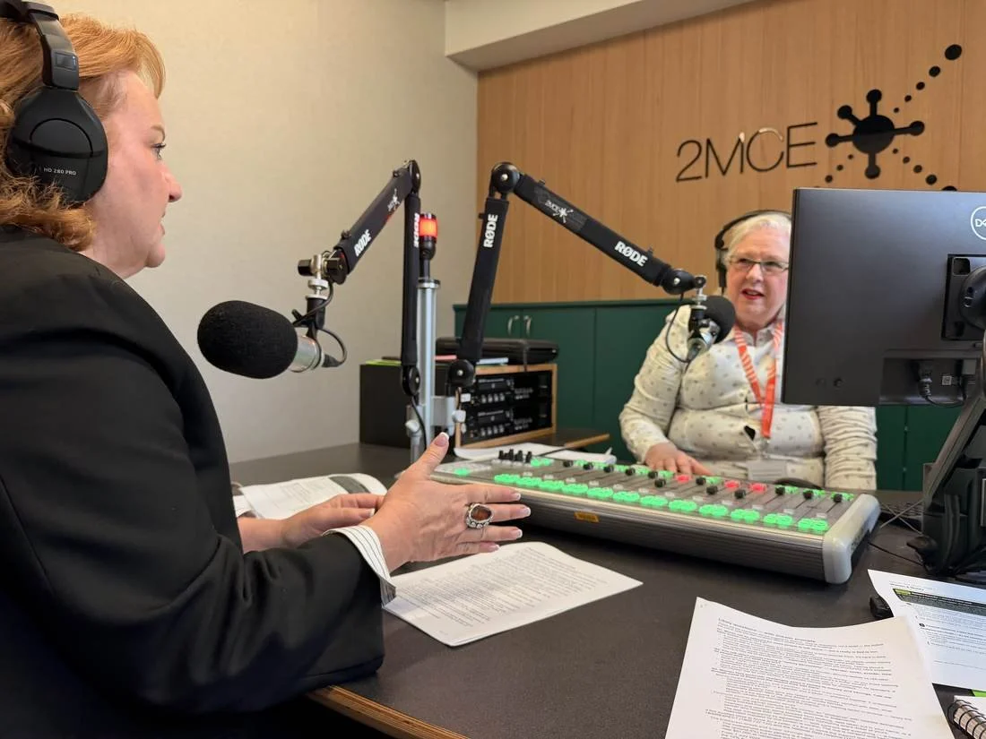 Amanda di Medici in the 2MCE studio with presenter Sharon Williams