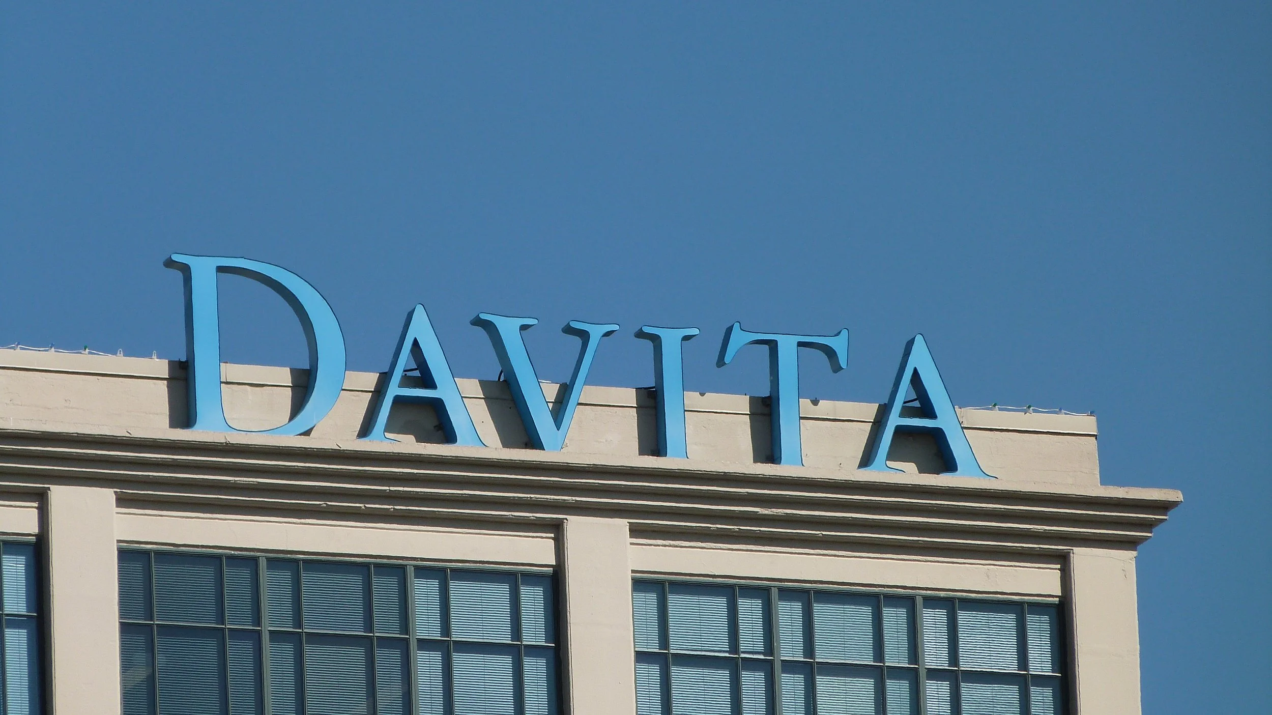 DaVita Building Hi-Rise Sign Installation in Tacoma