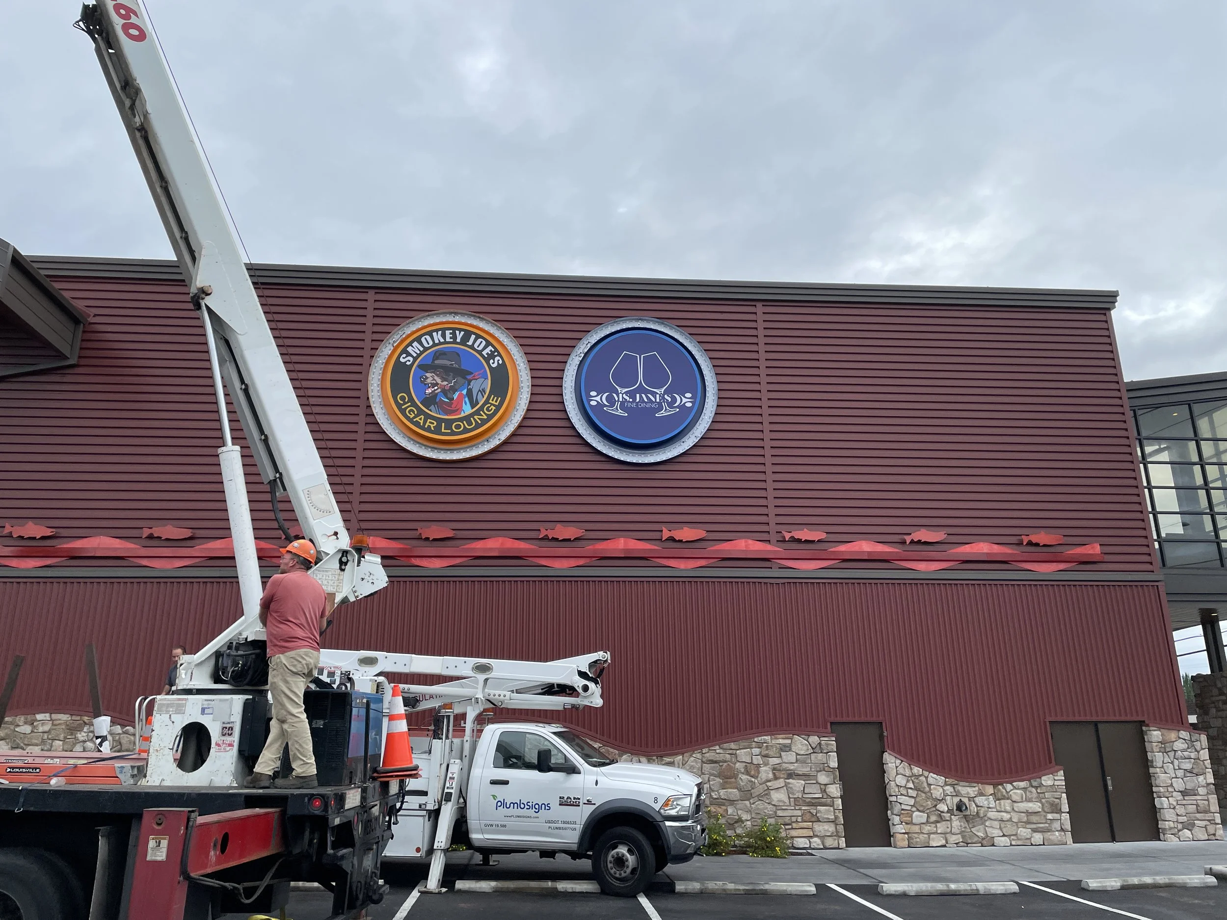 BJ’s Bingo illuminated sign crane installation in Fife WA