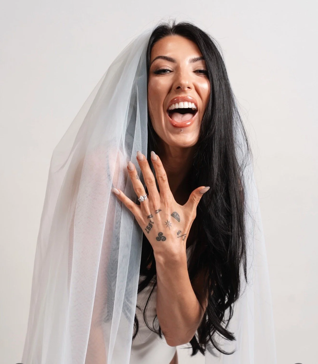 Bride with a custom bridal spray tan glow