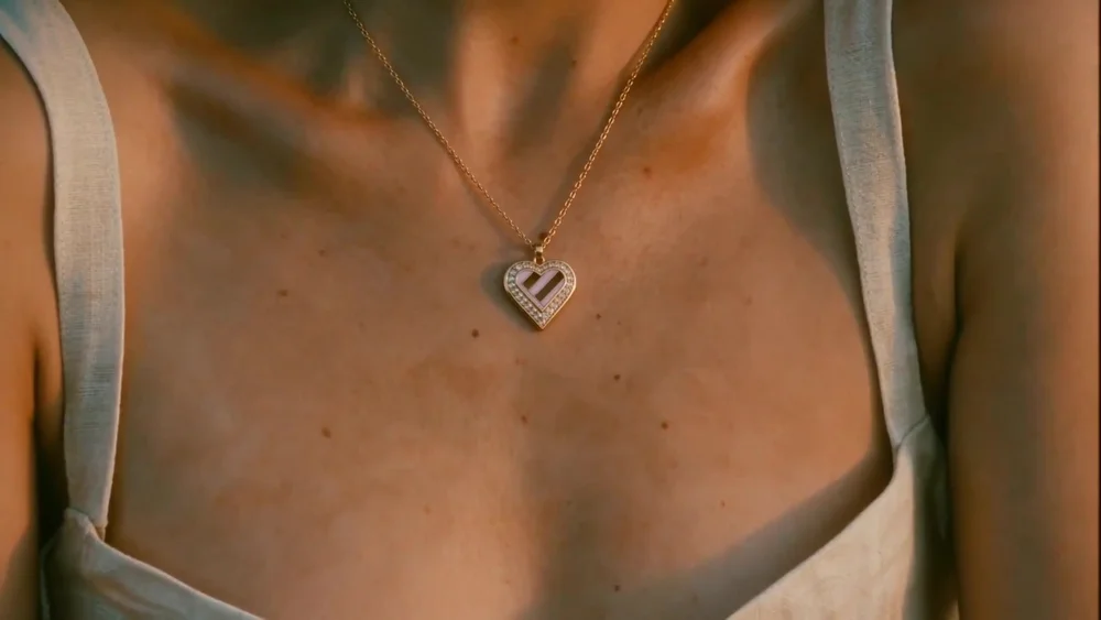 LoveEndo — heart pendant detail