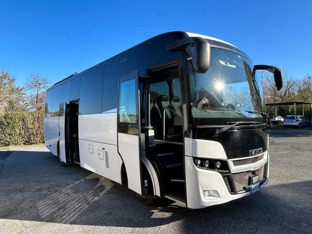 Multi-day tour coach transportation in Europe