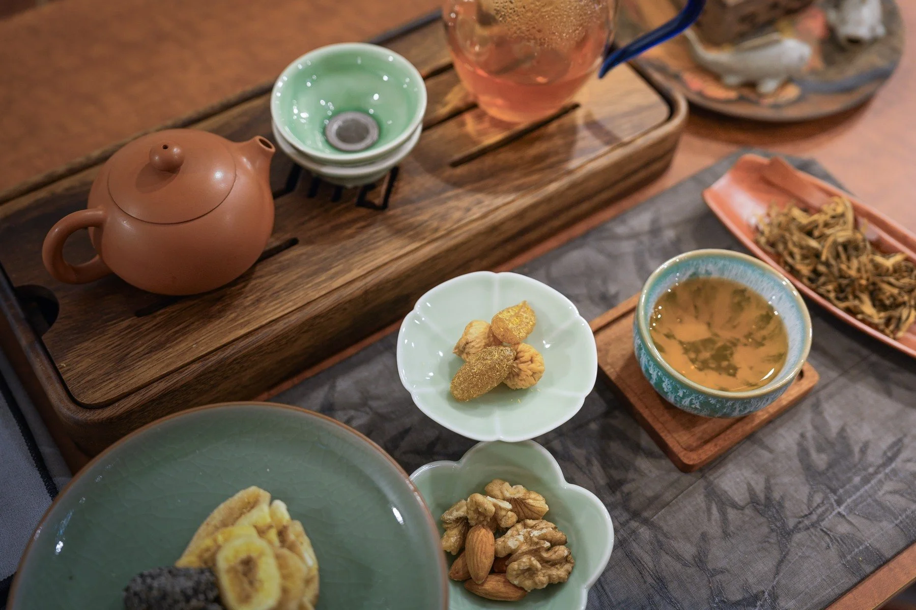 茶湯と器を、ゆっくり楽しむ。