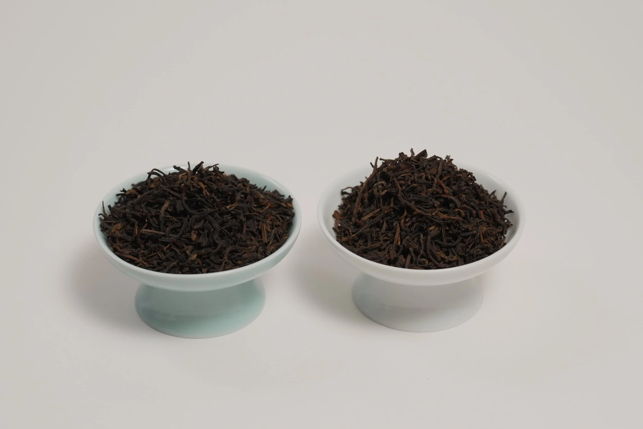 二つの熟茶の干茶
