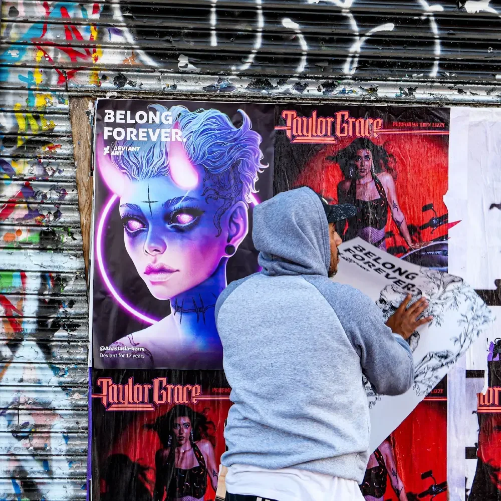 Billboard reading DeviantArt