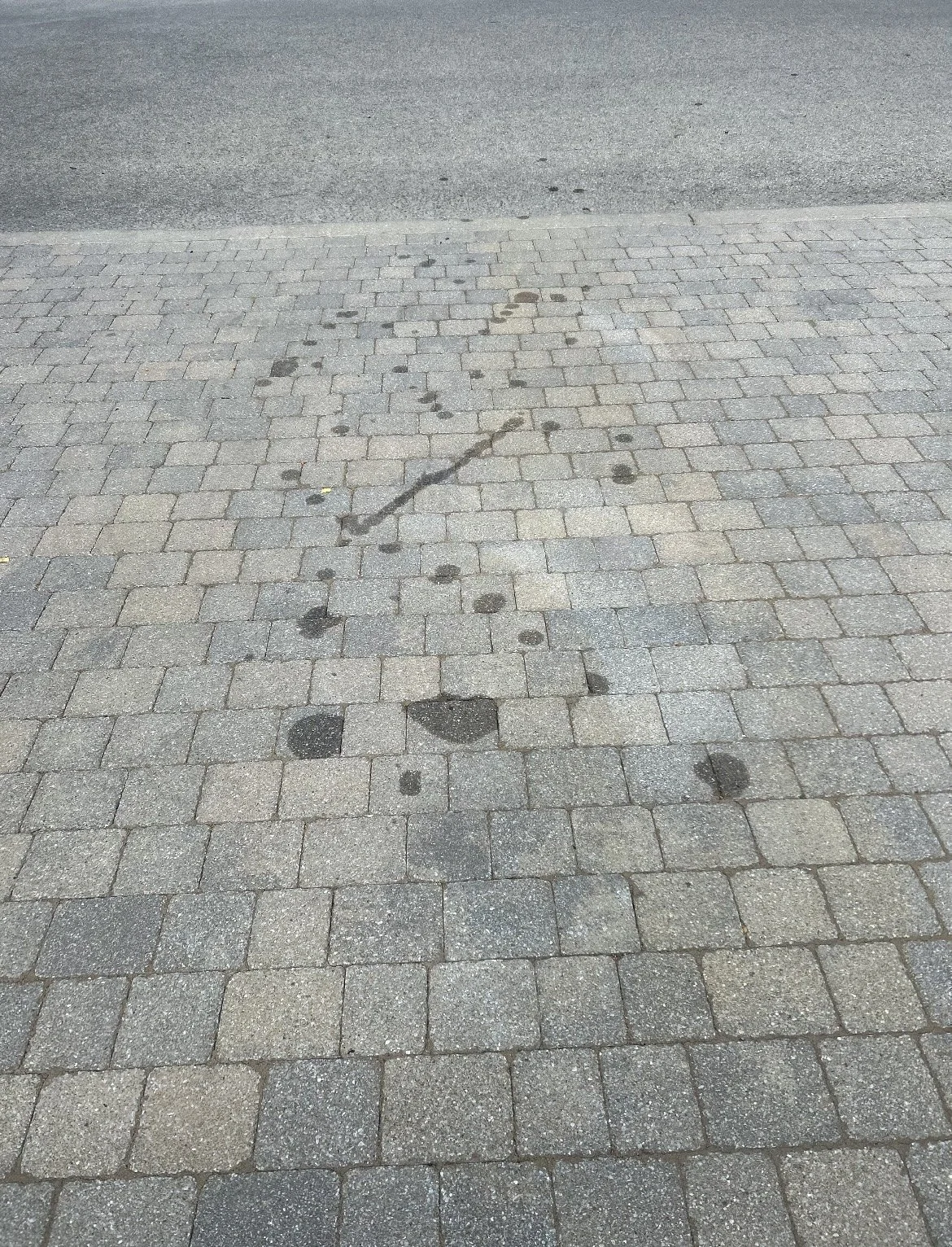 Avant — surface encrassée