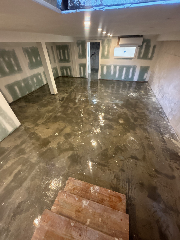 Emerald Metallic Floor
