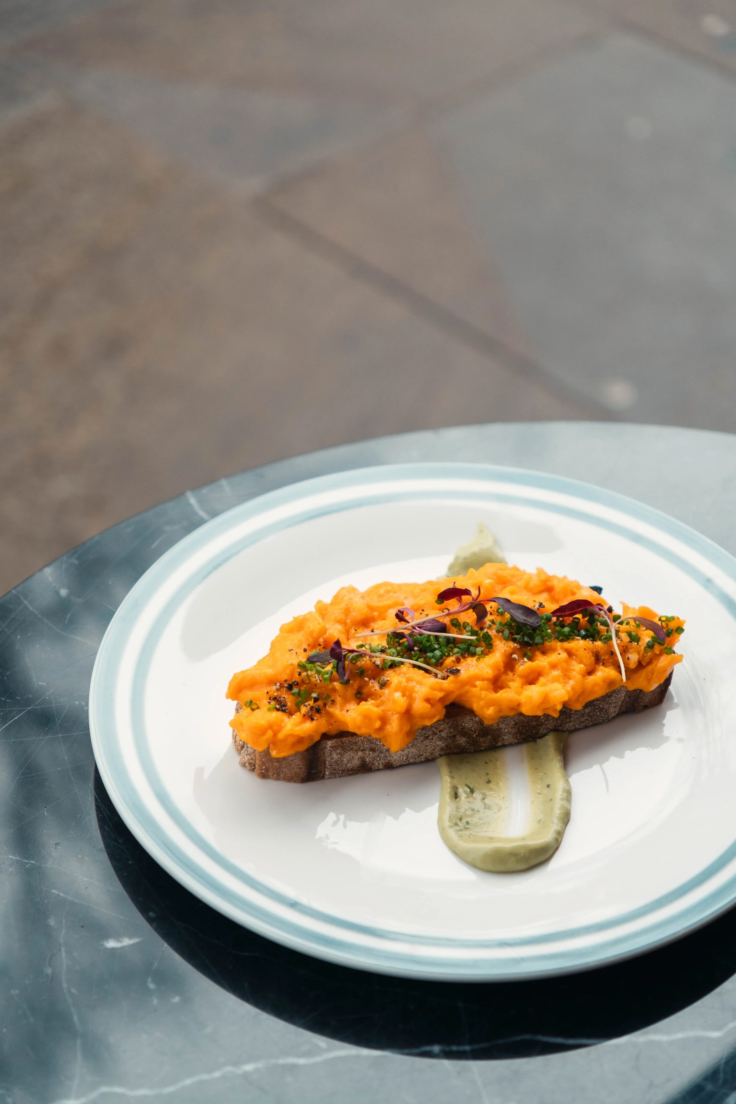 Morr café in daylight — brunch and coffee on Upper Street, Islington