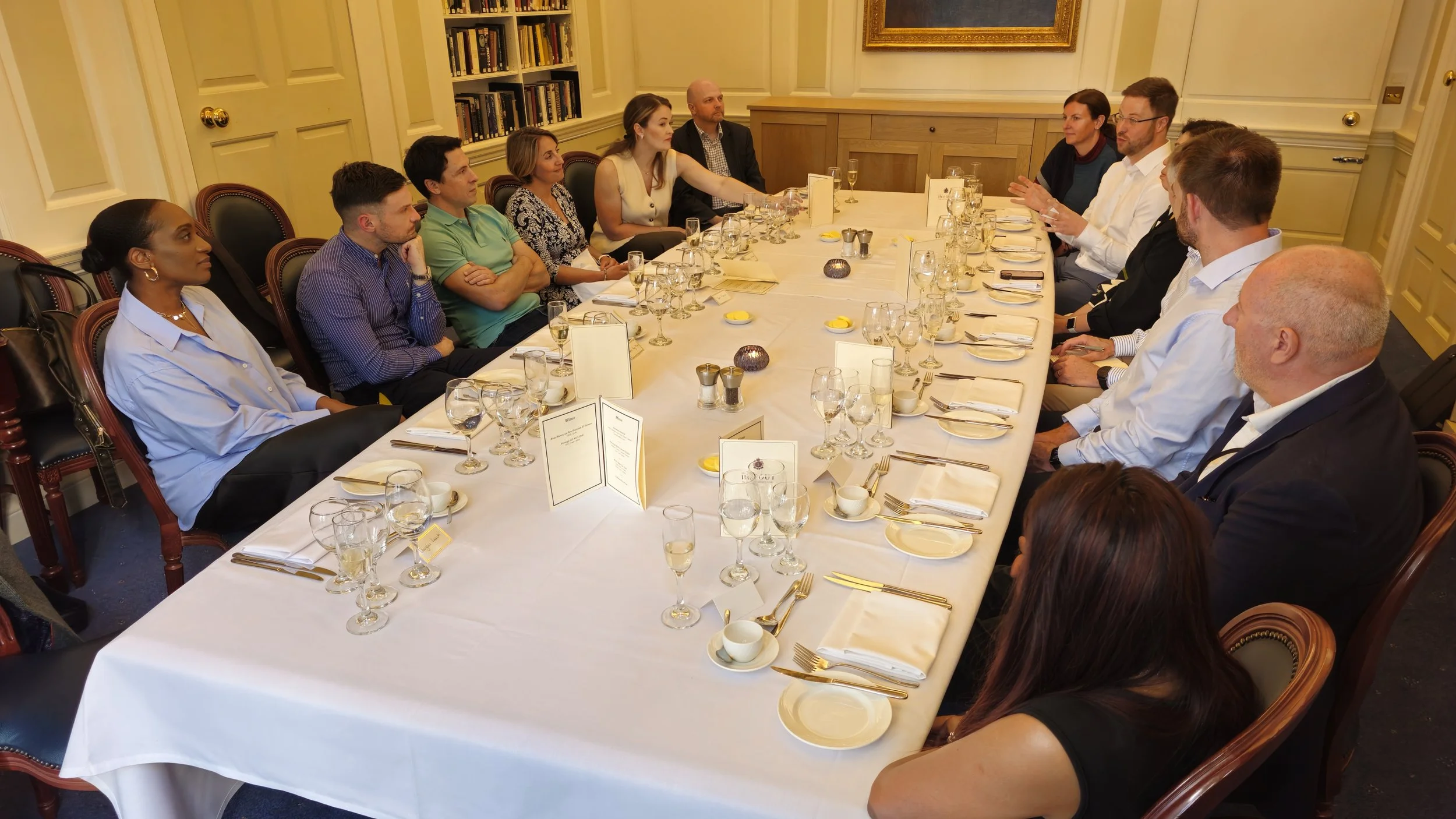 A previous HR Insight Forum private roundtable setting