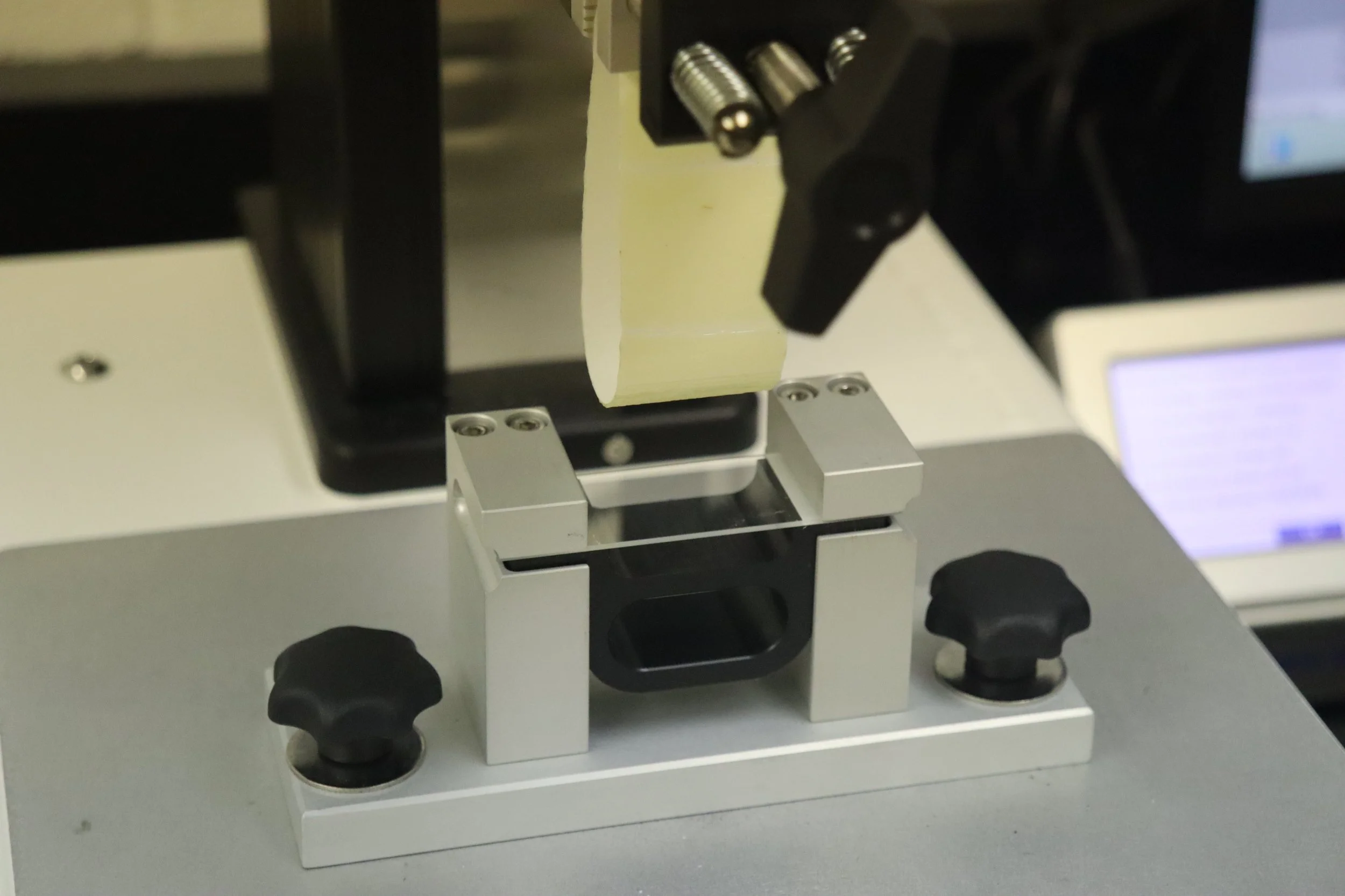 Bioseniatic adhesive solution