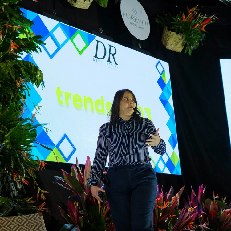 Dagyi Rivera en conferencia en Colombia
