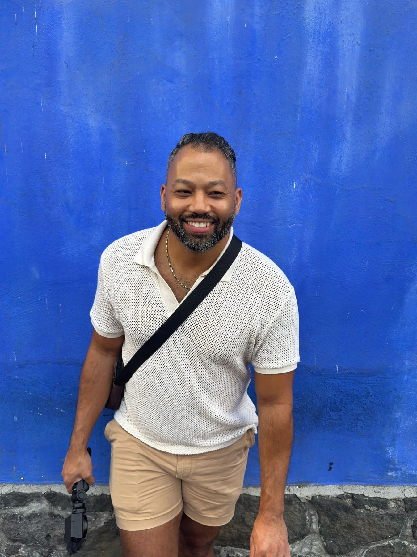Mexico City travel – at the Casa Azul blue wall