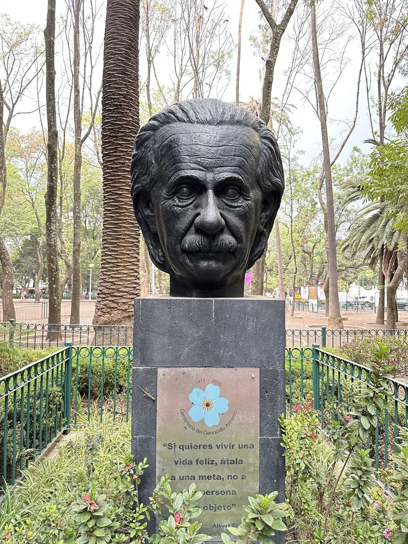 Mexico City travel – the Einstein bust in Parque México