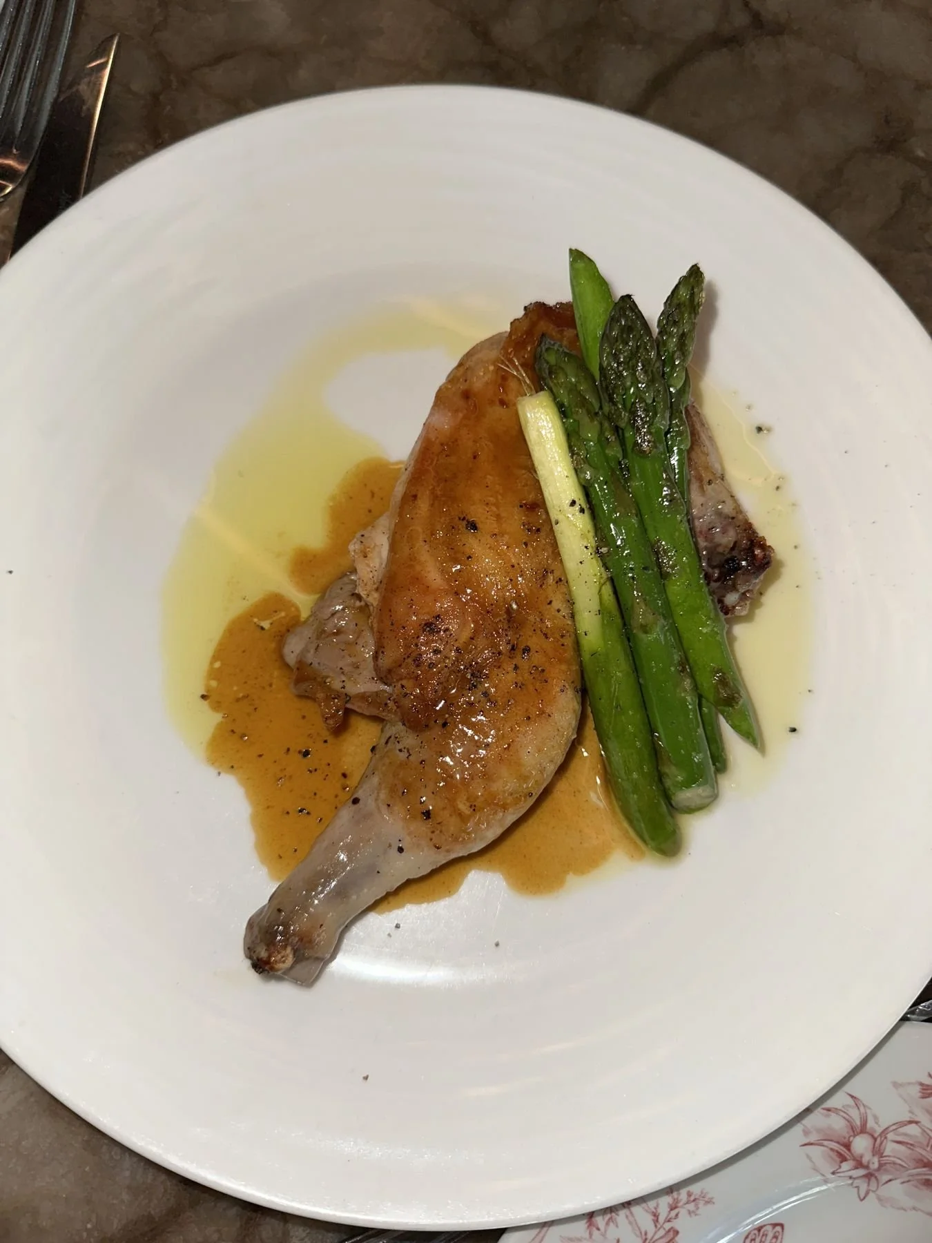 Mexico City travel – roast chicken and asparagus