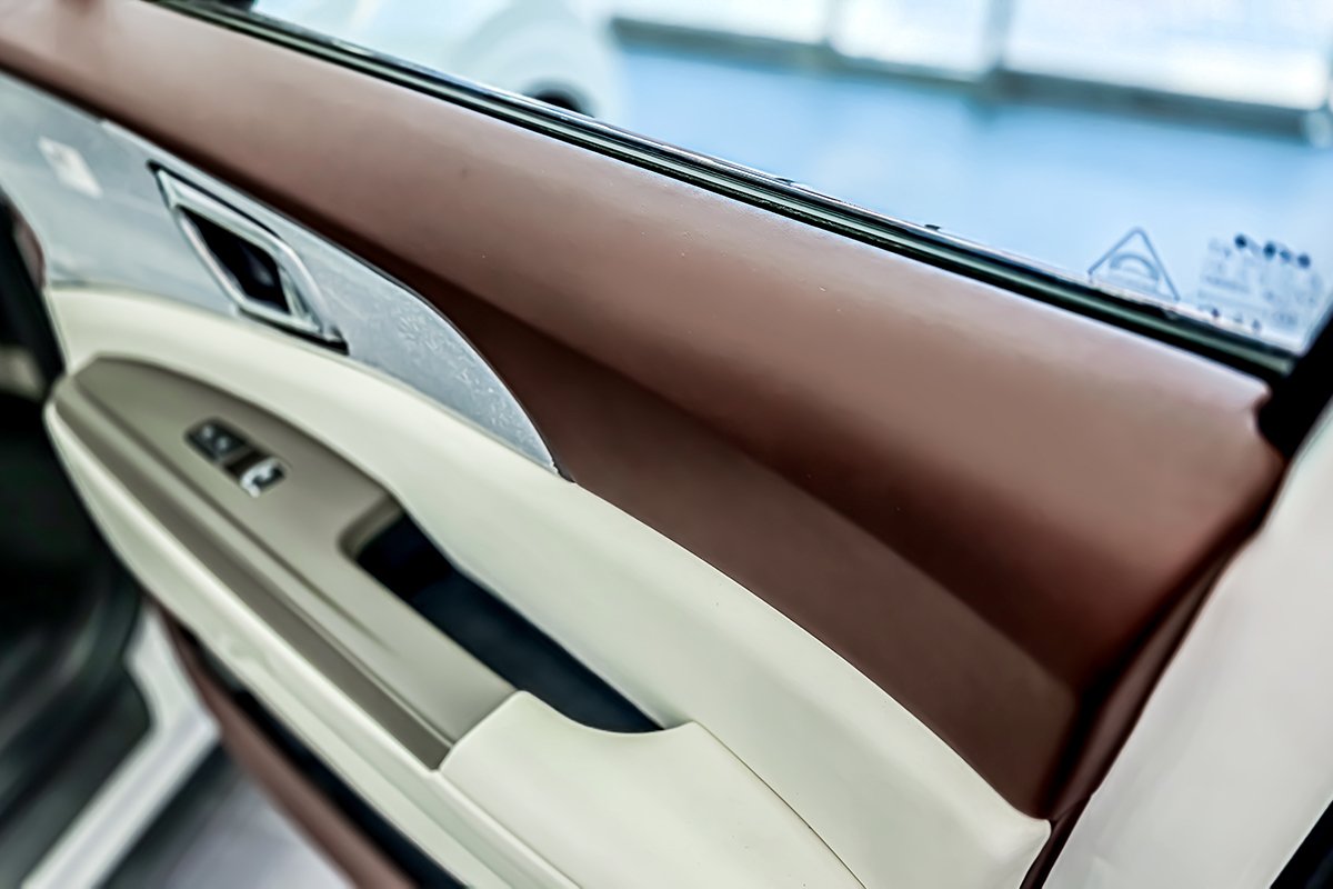 도어 트리밍 사진 1