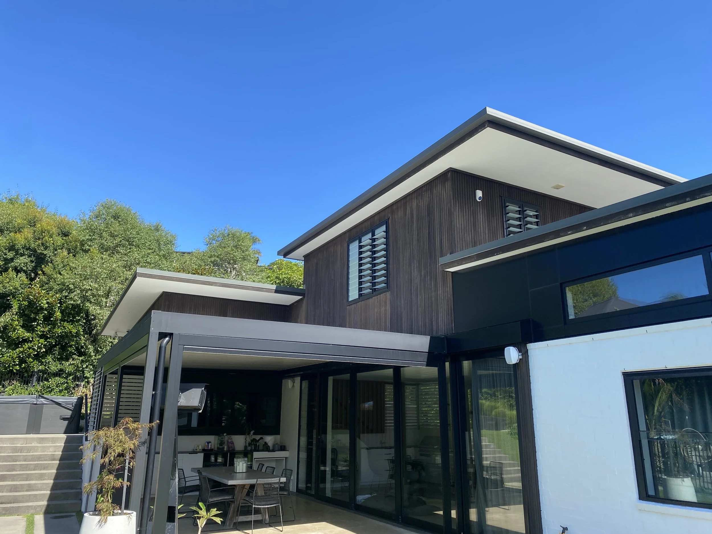 House Proud exterior cleaning result near Schnapper Rock, Albany