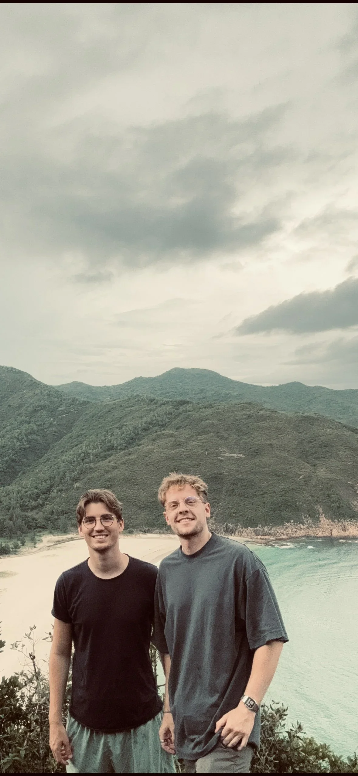 PaperFrame•7 founders — Niclas & Pascal