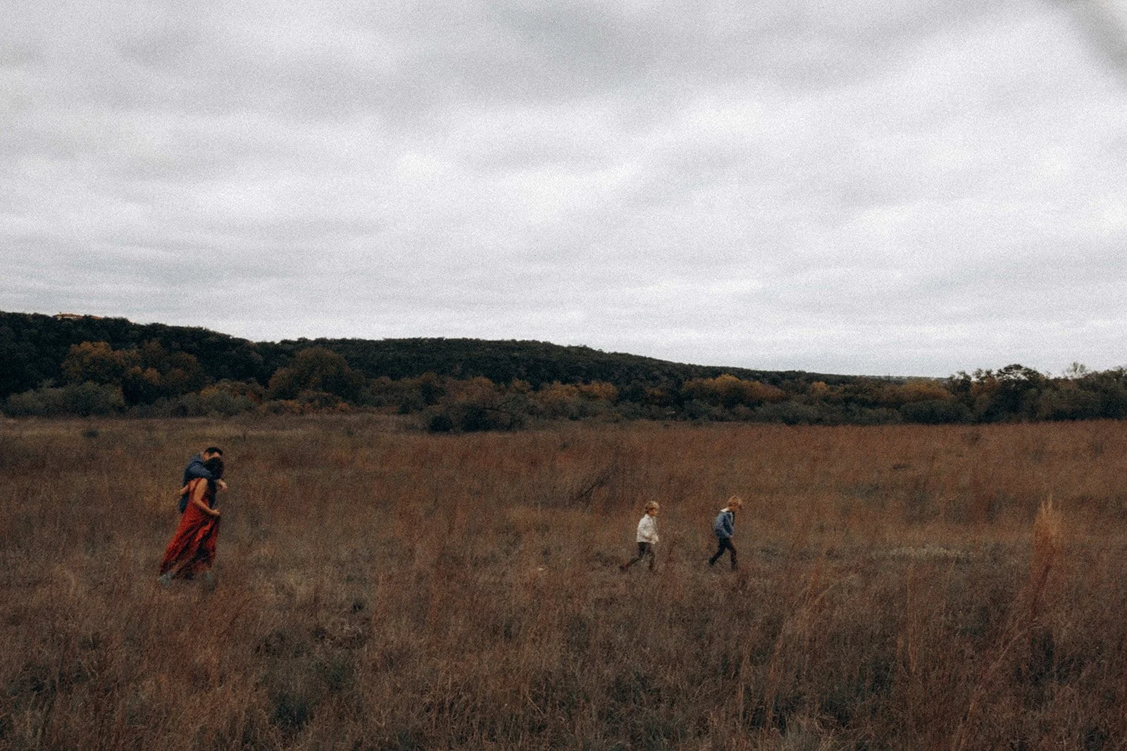 Styled family moment by The Golden Hour Edit