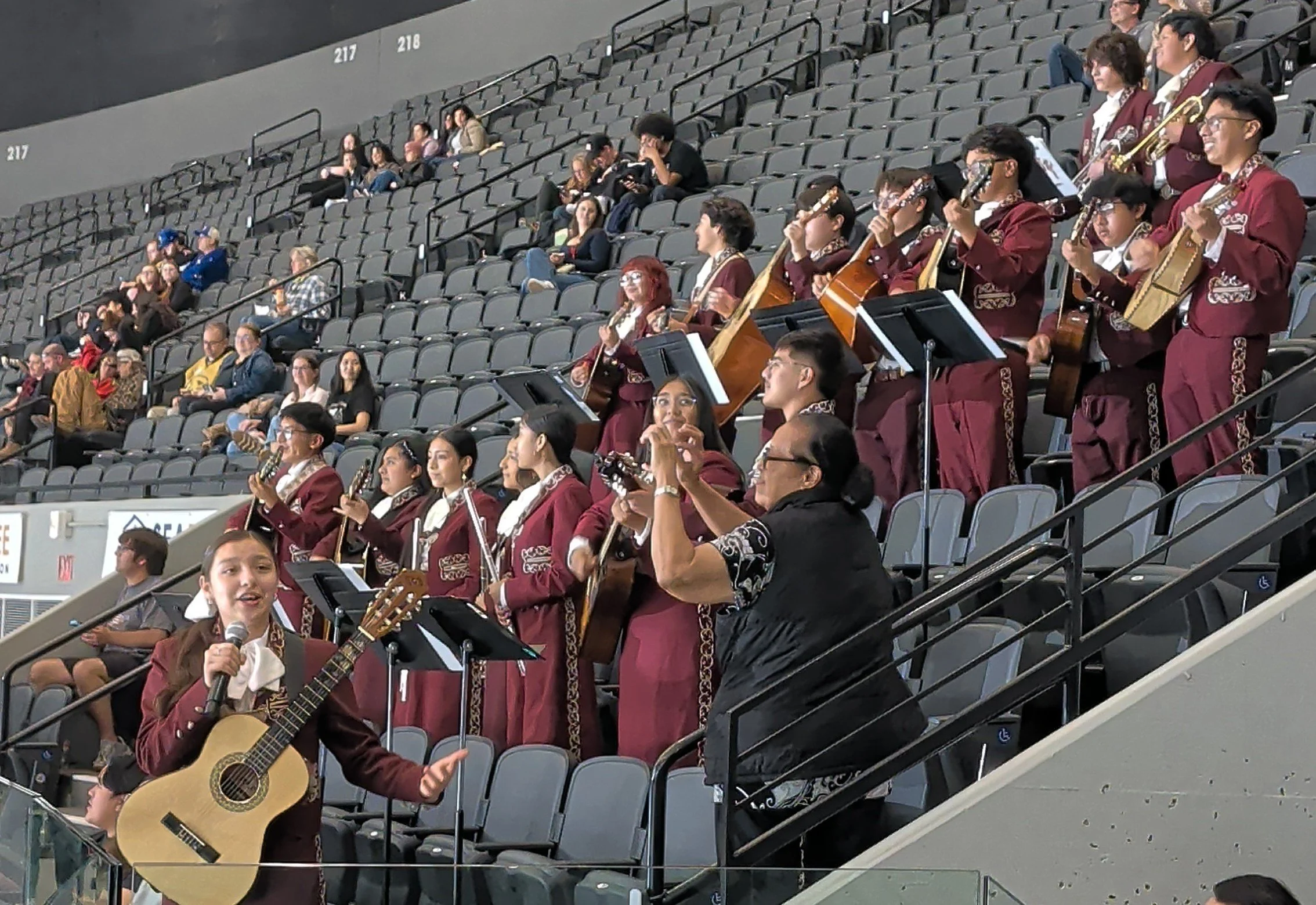 Ballet Papalotl and Woodburn High School Mariachi Band at Winterhawks Hispanic Heritage Night