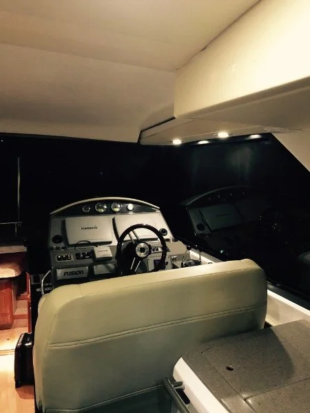 Regal 46 Sport Coupe — Flybridge / Cockpit