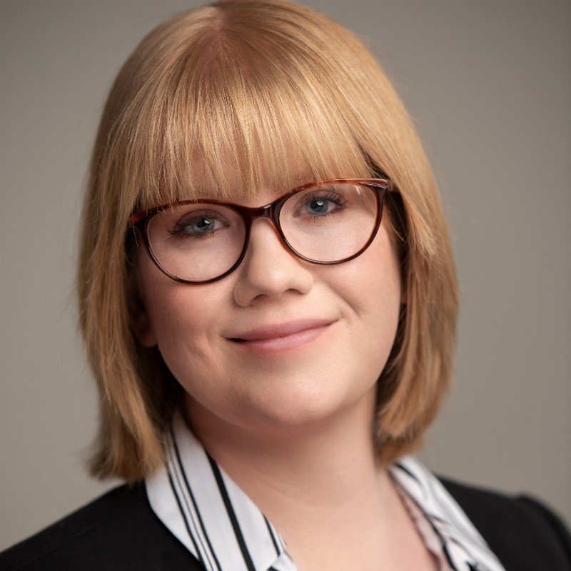 Dr. Julia Hoehn