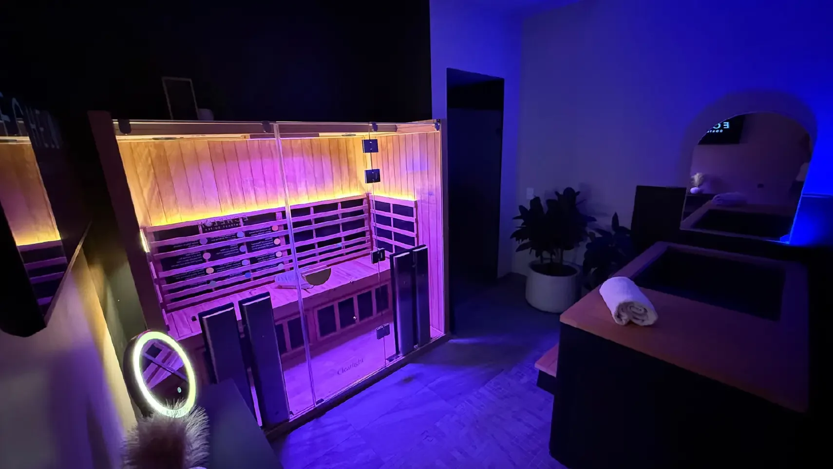 Private contrast therapy suite with sauna and cold plunge