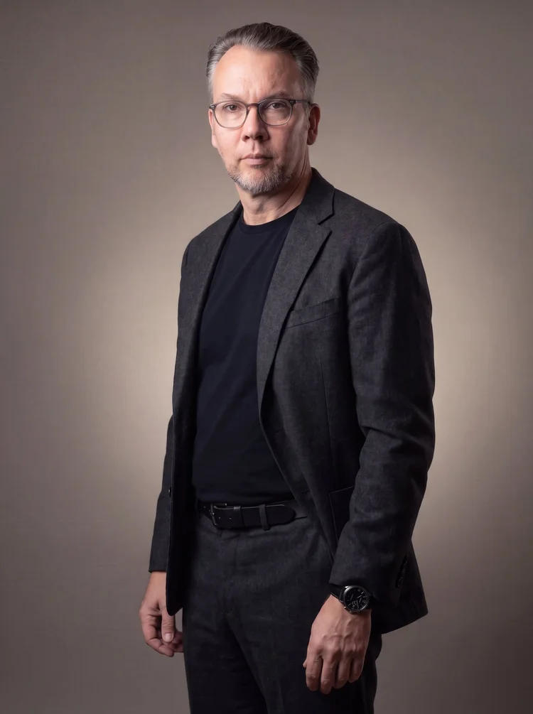 Mike Bell, signature studio portrait