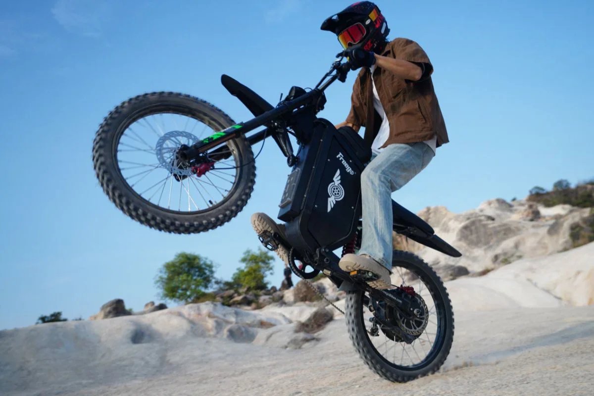 8000W peak with dual riding modes